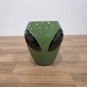 3D ceramic coffee mug shaped like an alien head